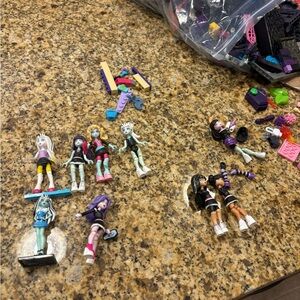 Monster High Mega Bloks Misc Lot 3lbs 9 Figures Mini Figs